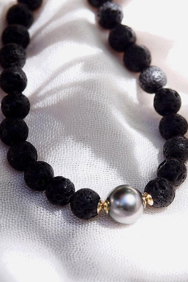 BlackLava_TahitianPearlNecklace-Roselani_1.jpg